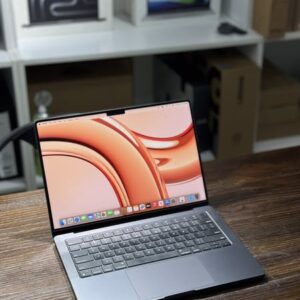 Apple Macbook pro – M3 Chip core CPU – 14 Core GPU, 18GB RAM, 1TB SSD,
