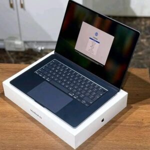 15-inch Apple MacBook Air M4 16gb ram 256ssd