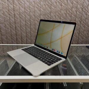 MacBook Pro 2018 13-Inch Core i7 16GB 1TBGB SSD