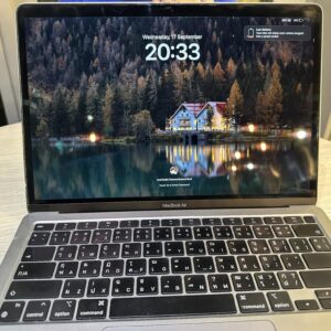MacBook Air M1 8GB RAM /256GB SSD 13.3" space grey and Silver
