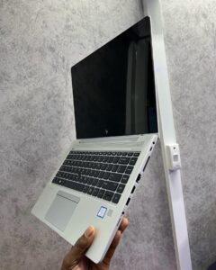 HP EliteBook 840 G5 i5 / 8 / 256 Touch